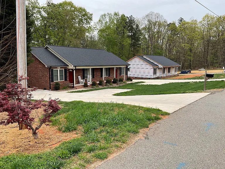 1289 Janice Rd — Photo 1