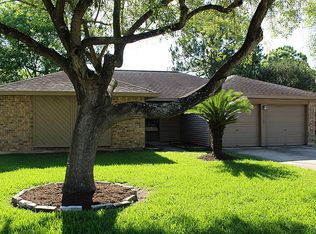 115 Wood Hollow Dr, League City, TX 77573