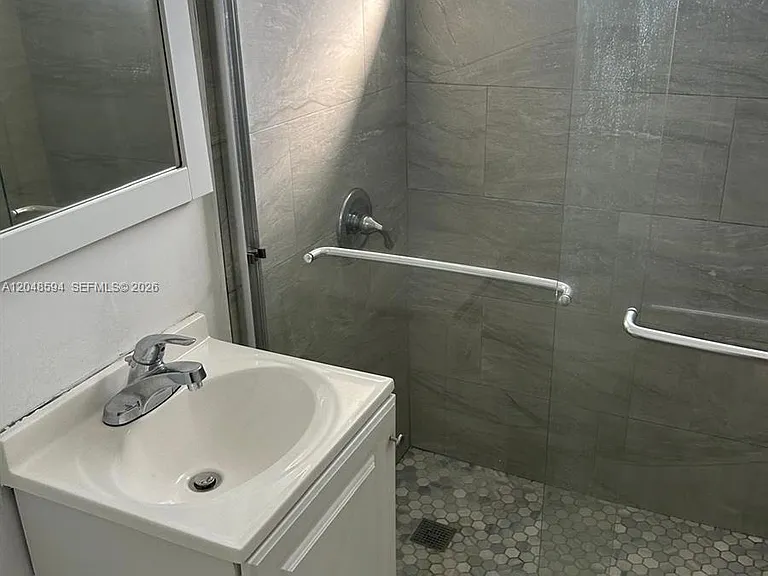 761 Euclid Ave #9 — Photo 8
