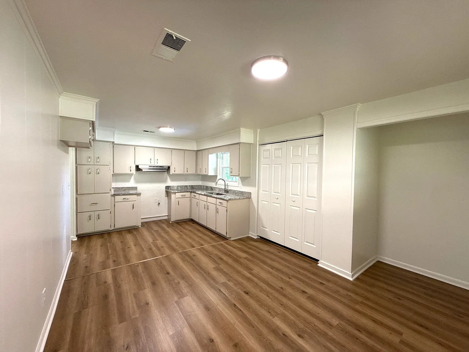3221 Doyle Ave — Photo 3