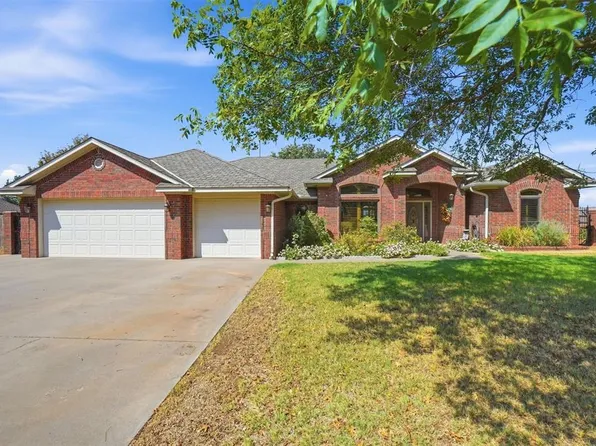 2309 N Sunset Dr, Clinton, OK 73601