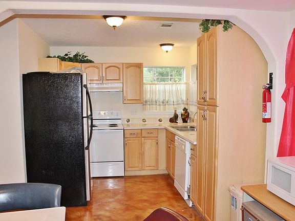 5th image of 514 Schweikhardt St