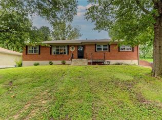 1205 NE 77th St, Gladstone, MO 64118