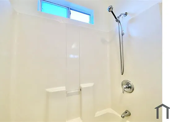 1605 W Vernon Ave #2 — Photo 1