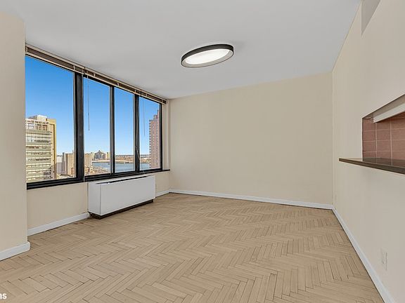 3rd image of 300 E 93rd St APT 17D