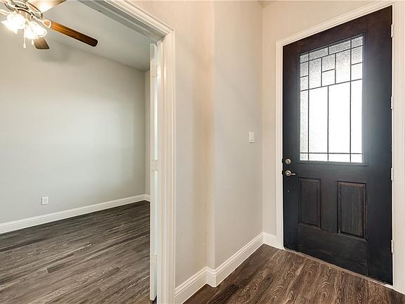 3rd image of 412 Valley Brook Ct