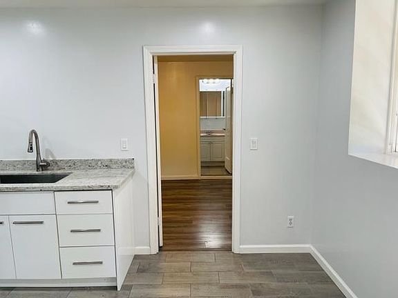 3rd image of 540 Darien Way
