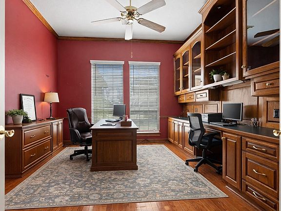 3rd image of 299 Wedgewood Dr