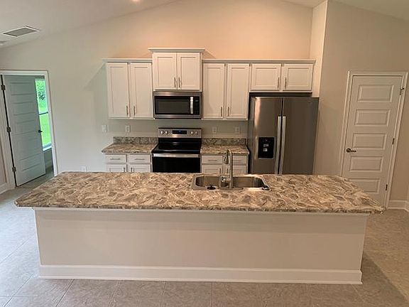 4th image of 704 Willard Ave