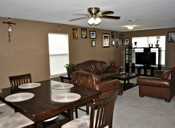4th image of 1103 Vicksburg Dr