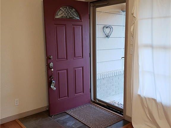 4th image of 304 N Carey St