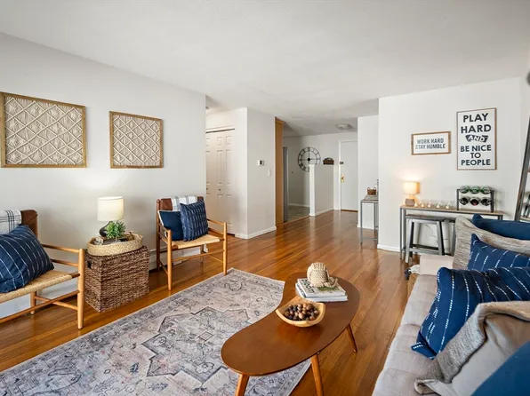244 Salem St APT 15, Malden, MA 02148