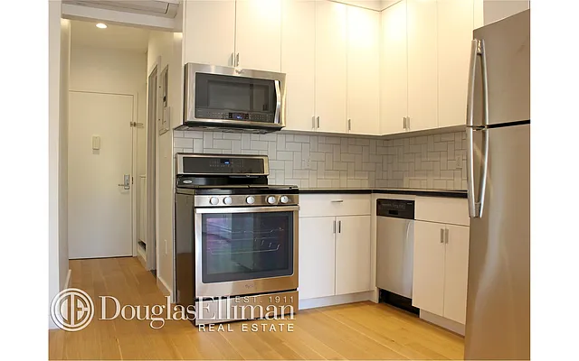 Rented by Douglas Elliman | media 15