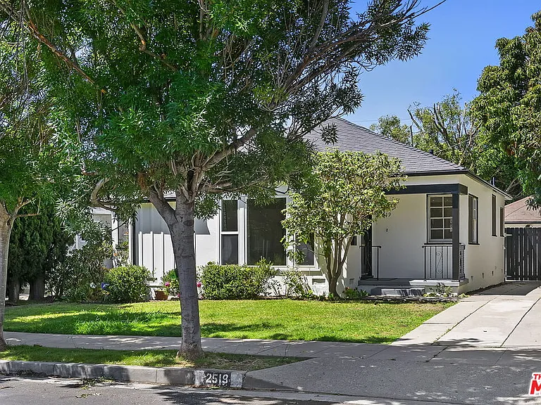 2519 S Bentley Ave — Photo 3