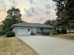 1501 N Front St, Crookston, MN 56716