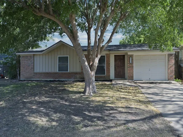 627 Little Ln, Mansfield, TX 76063