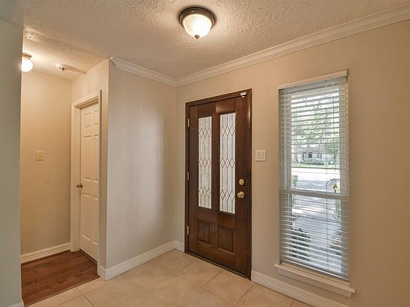 5th image of 2903 Holly Green Dr