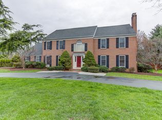 18 Foxcroft Dr, Princeton, NJ