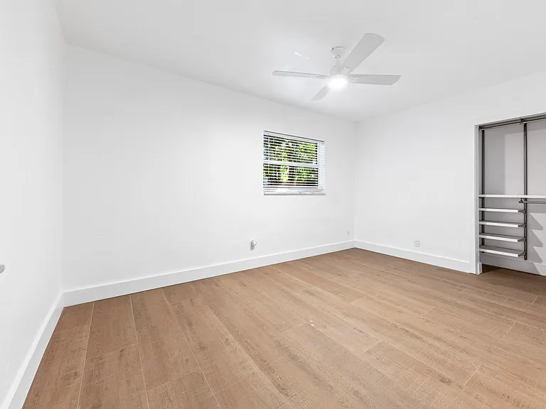 530 S Federal Hwy #9 — Photo 12