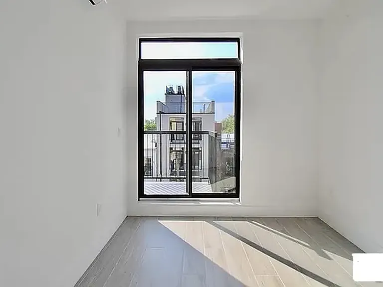 1483 Jefferson Ave #6 — Photo 9