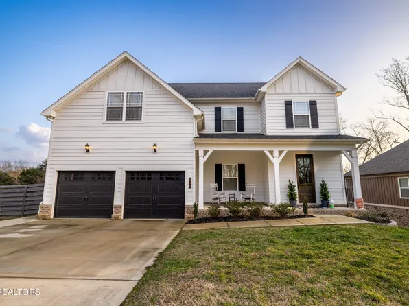 420 Holland Springs Dr, Maryville, TN 37803