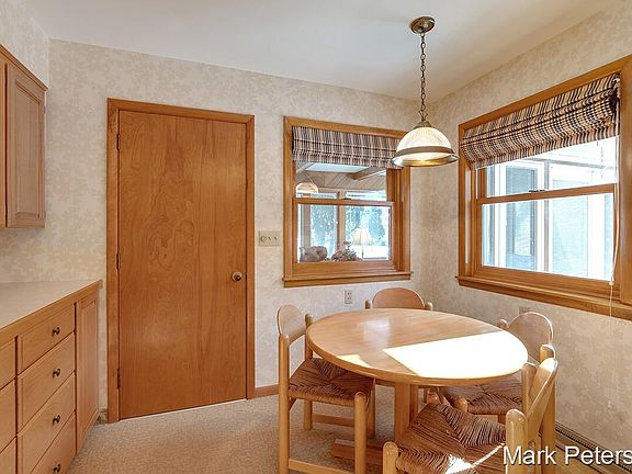 5th image of 511 W Grant St