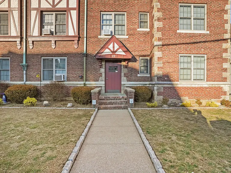 22 Spring St #A8 — Photo 5