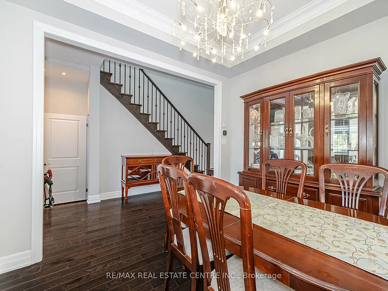34 Alex Campbell Cres — Photo 4