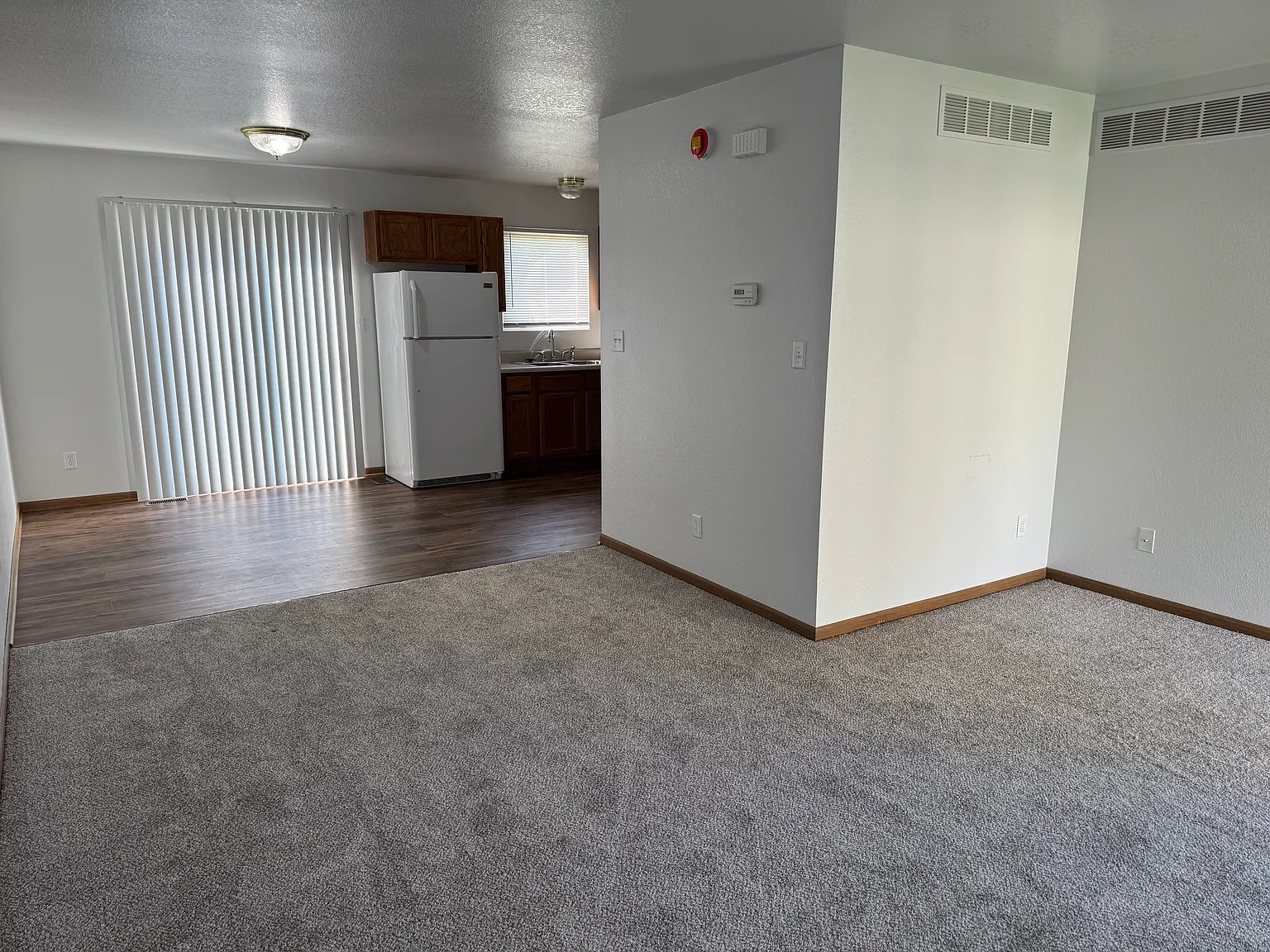 3 bed, 2.5 bath, 1440 sqft, $1,200 — Photo 3