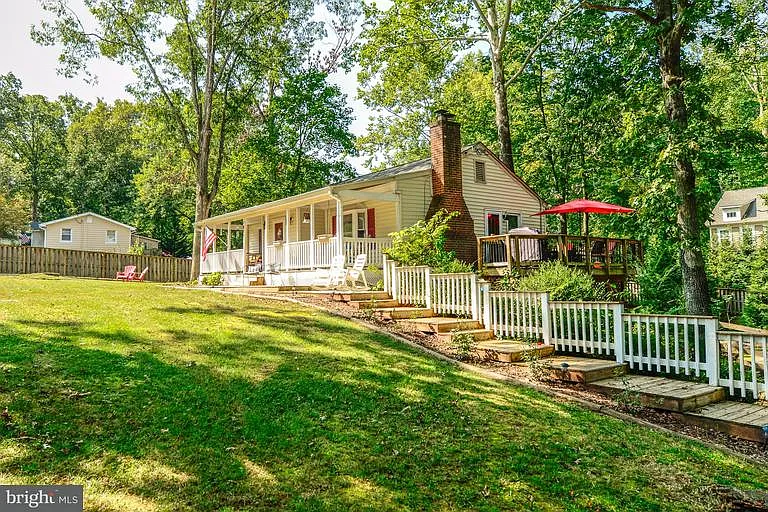 7810 Lake Dr photo 1