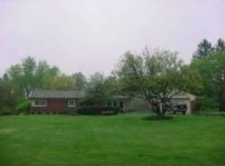 2161 Chalgrove Dr, Troy, MI 48098