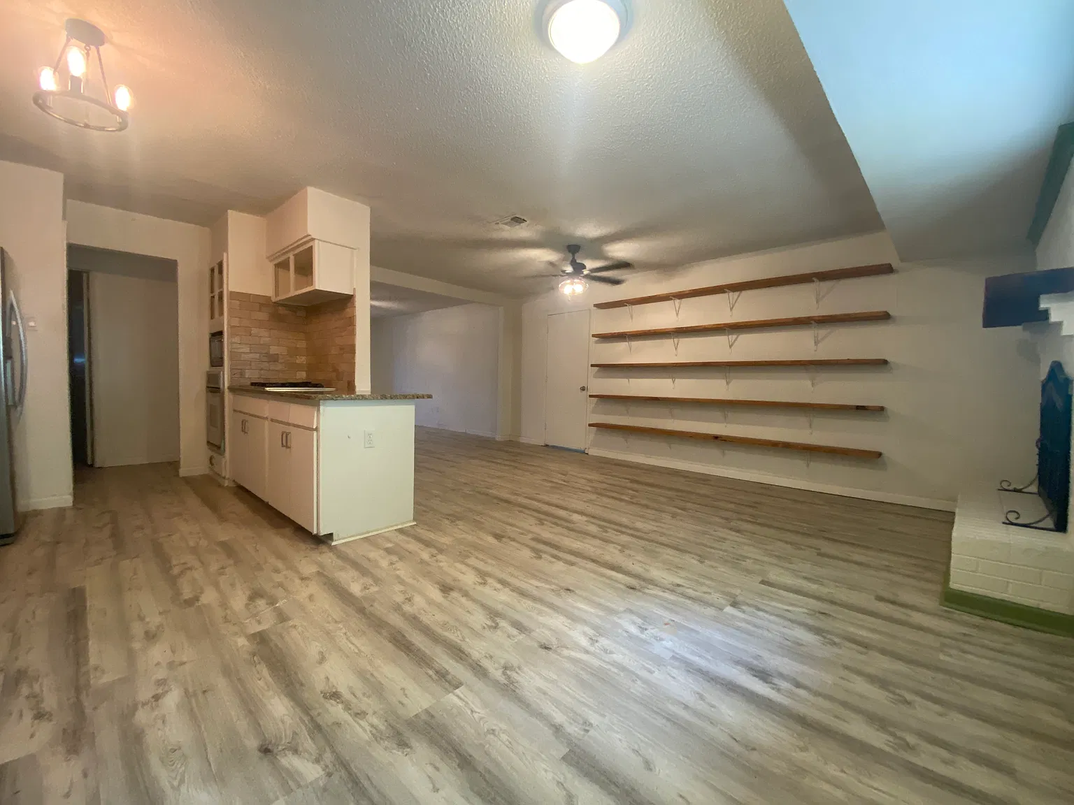 3 bed, 1448 sqft, $2,400 — Photo 3