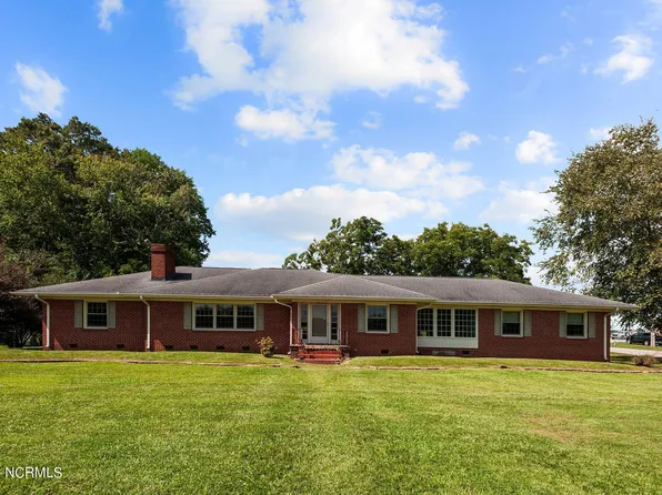 319 N Wilson Street, Walstonburg, NC 27888