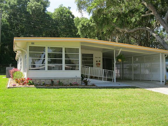 2nd image of 104 Royal Palm Dr