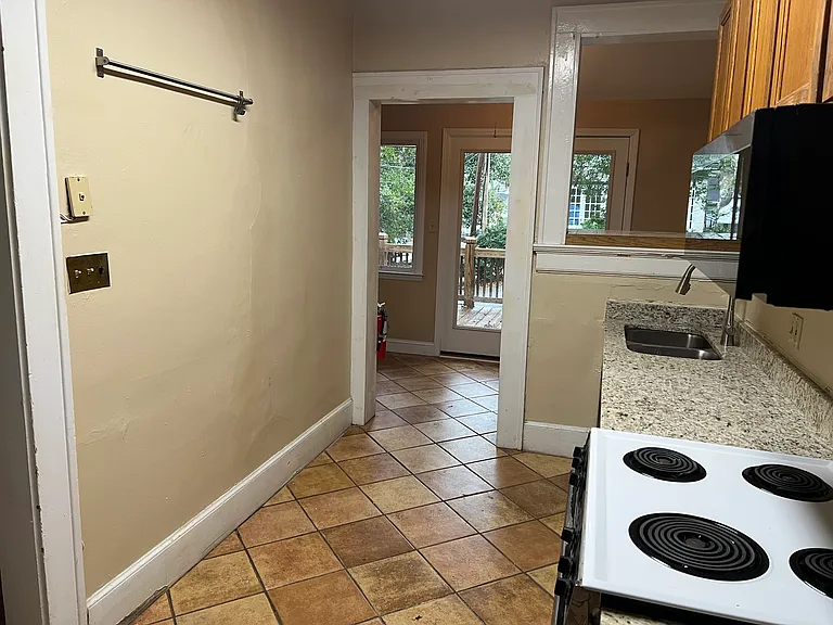 123 S Pickens St — Photo 20
