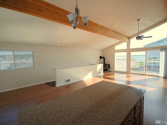 5th image of 209 Driftwood Shores Rd