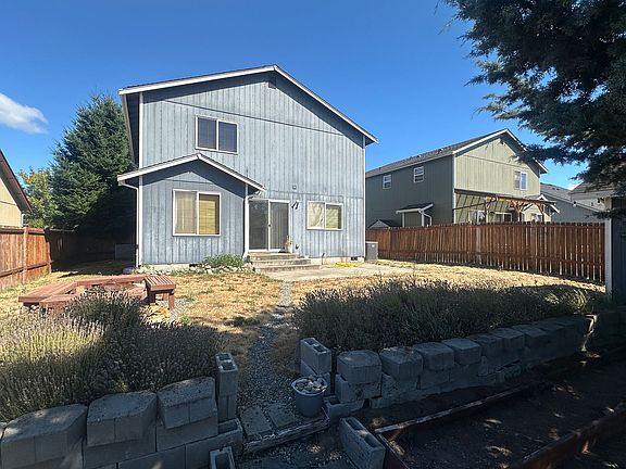 4th image of 10717 Umtanum St SE