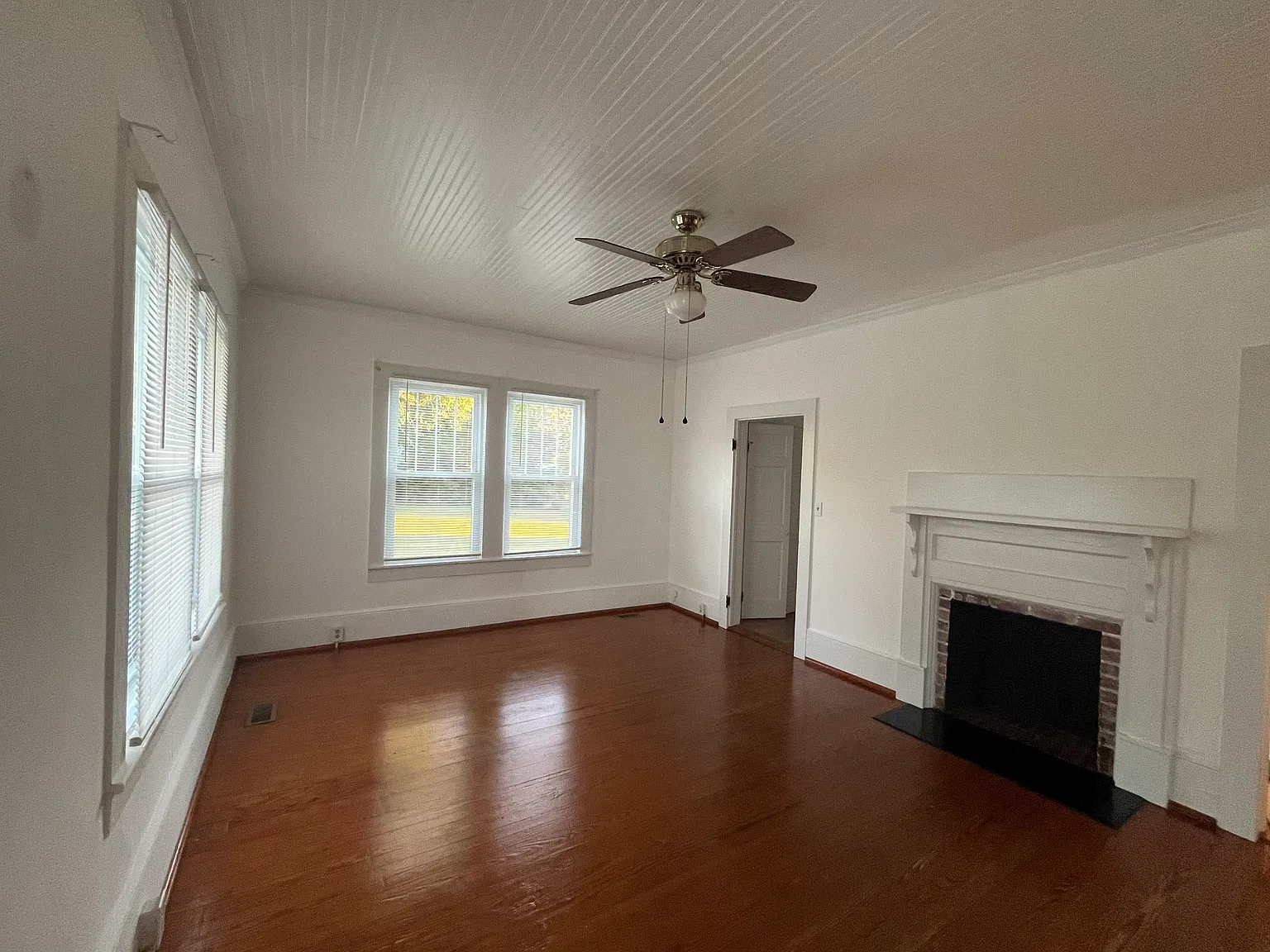 3 bed, 1430 sqft, $1,250 — Photo 2