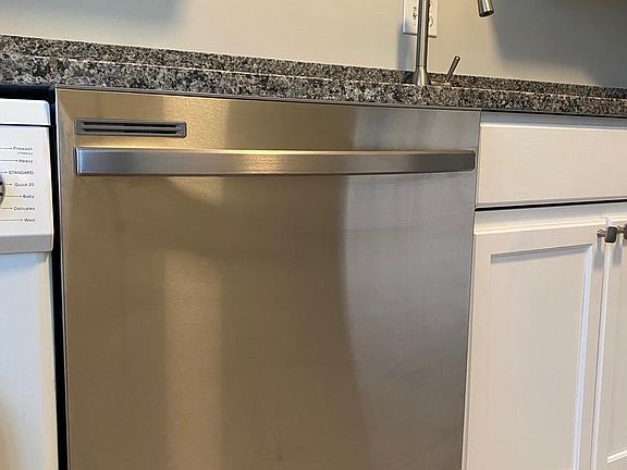 5th image of 4256 Buckman Rd APT 27