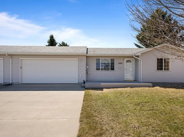 1505 17 1/2 Ave SW, Minot, ND 58701