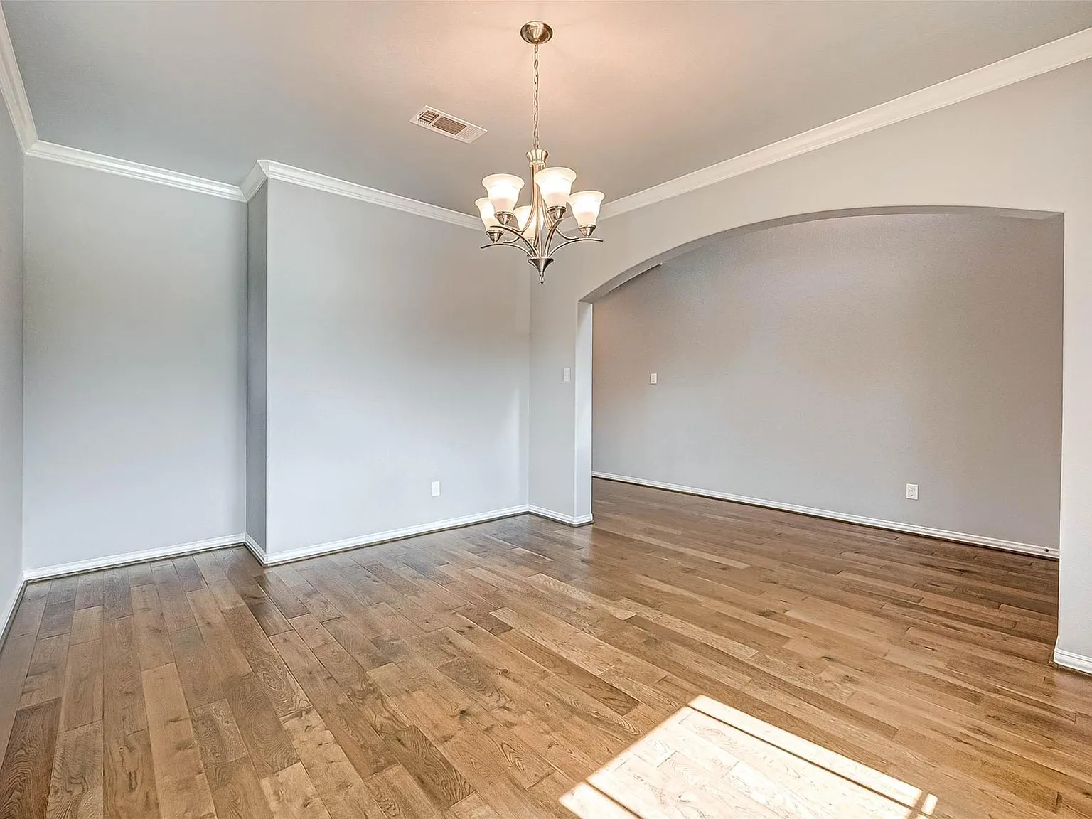 4 bed, 3.5 bath, 2996 sqft, $3,045 — Photo 3