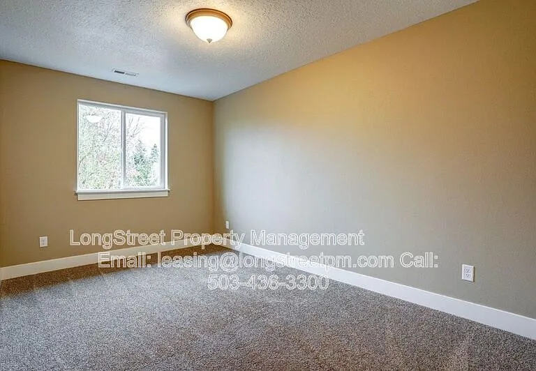 482 S Monmouth Ave — Photo 29