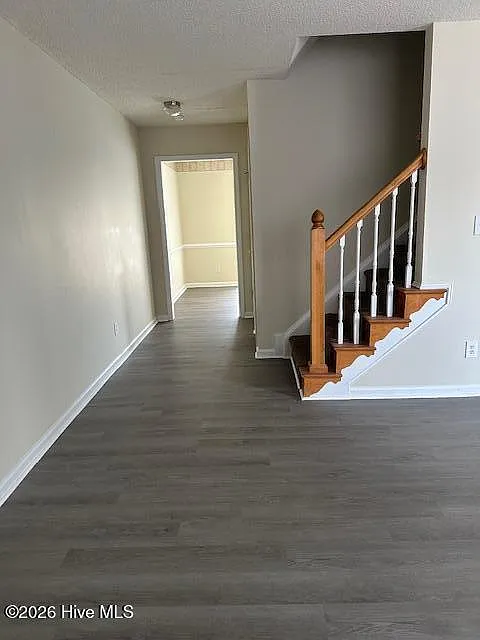 3 bed, 2.5 bath, $1,100 — Photo 4