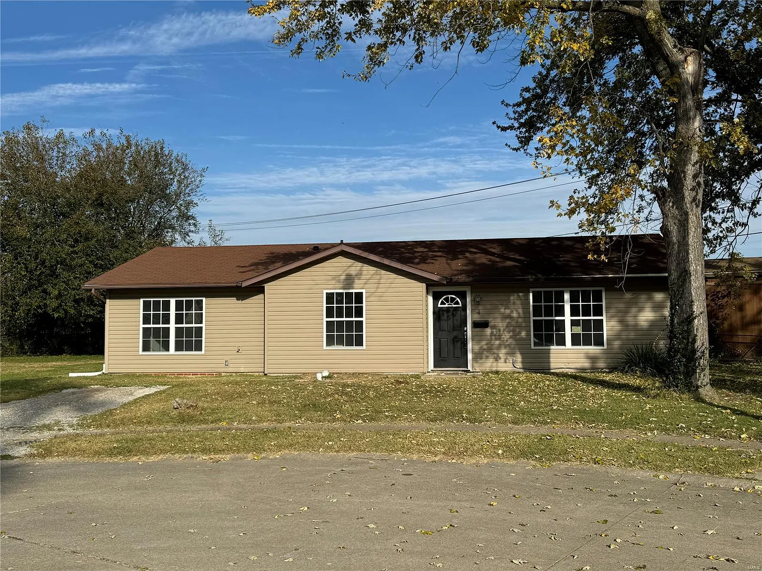 4 Middlesex Cir photo 1