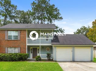 595 Hibernia Oaks Dr, Fleming Island, FL 32003