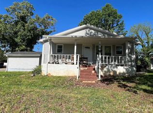 618 S Center St, Hickory, NC 28602