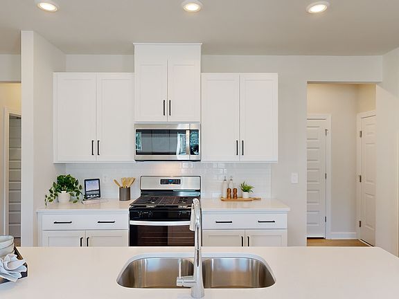 4th image of 300 Gerard Cir