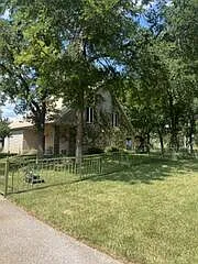 3 bed, 3.0 bath, 2800 sqft, $3,500 — Photo 1