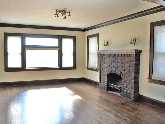 3rd image of 3501 Irving Ave N