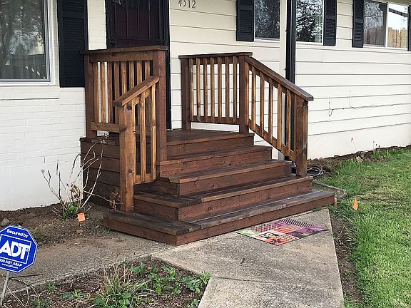 2nd image of 4512 NE 48th St